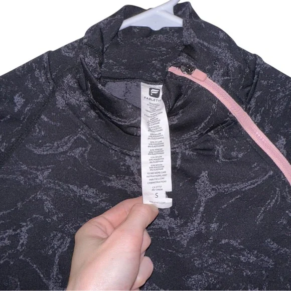 NWOT Fabletics Amelie Seamless Long-Sleeved Pullover - Picture 4 of 7